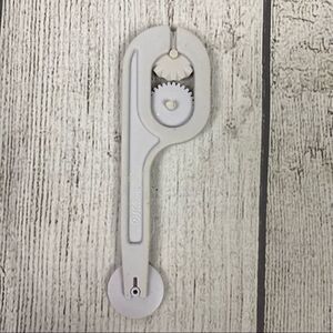 Wilton Fondant cutter & multi shape hand press